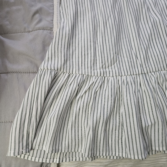 Doe & Rae Striped Sleeveless Dress/top with Ruffle Hem Size M - Picture 5 of 6